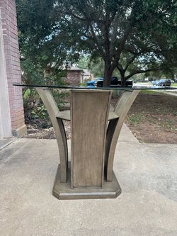 Round glass table 53”
