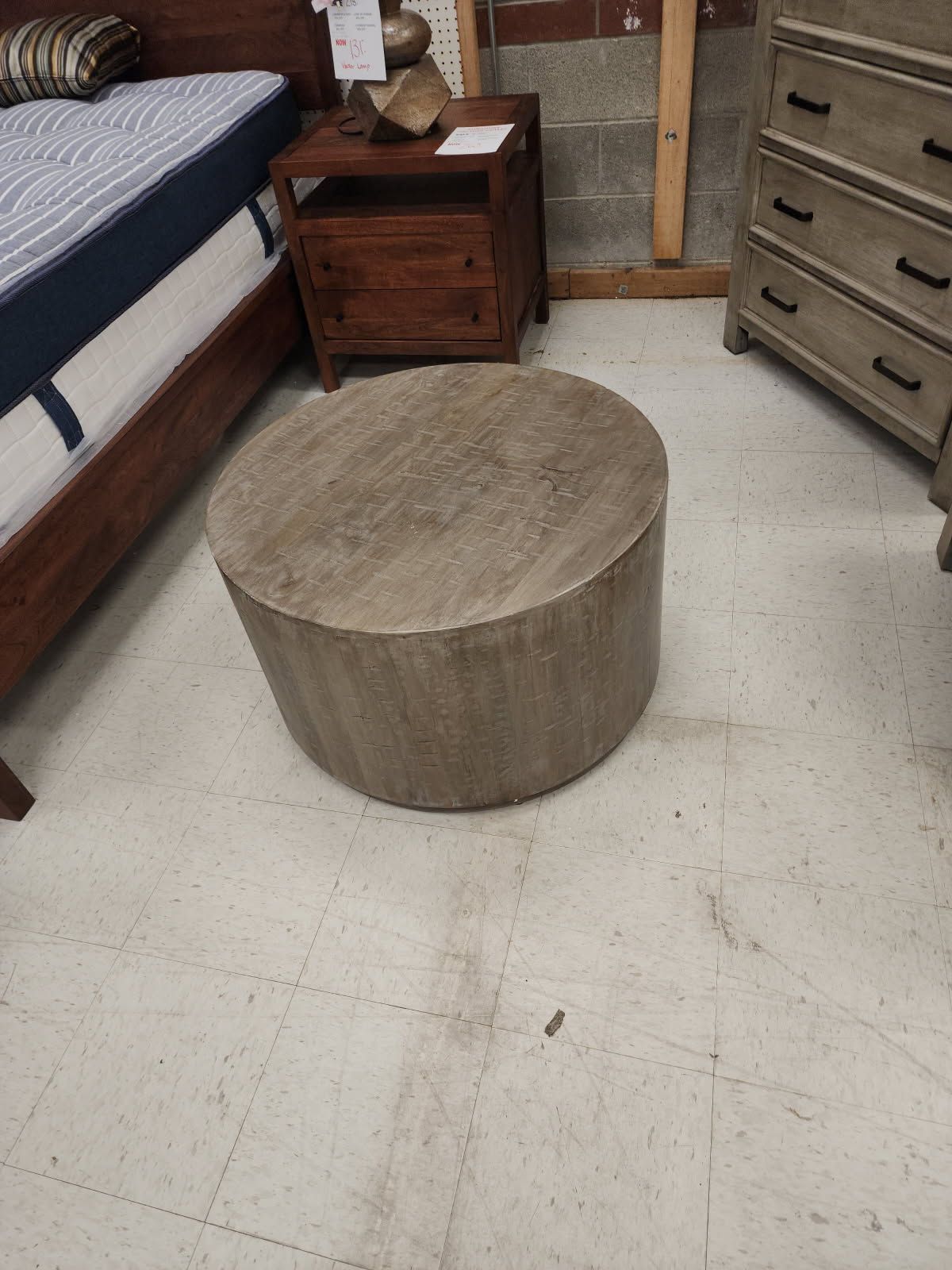 ROUND COFFEE TABLE