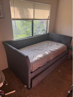 Day bed with pull out bed under.