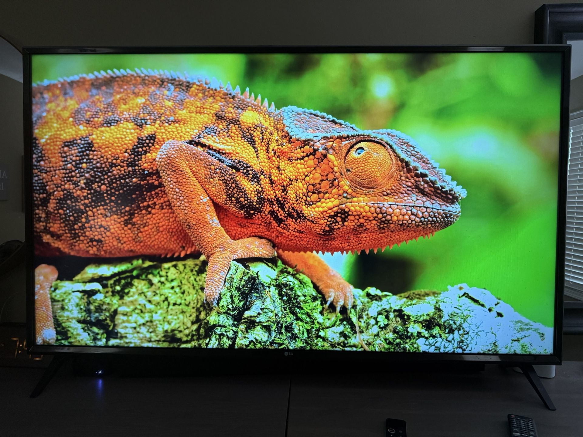 55” LG 4K Flatscreen ThinQi