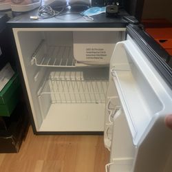 Mini Fridge 