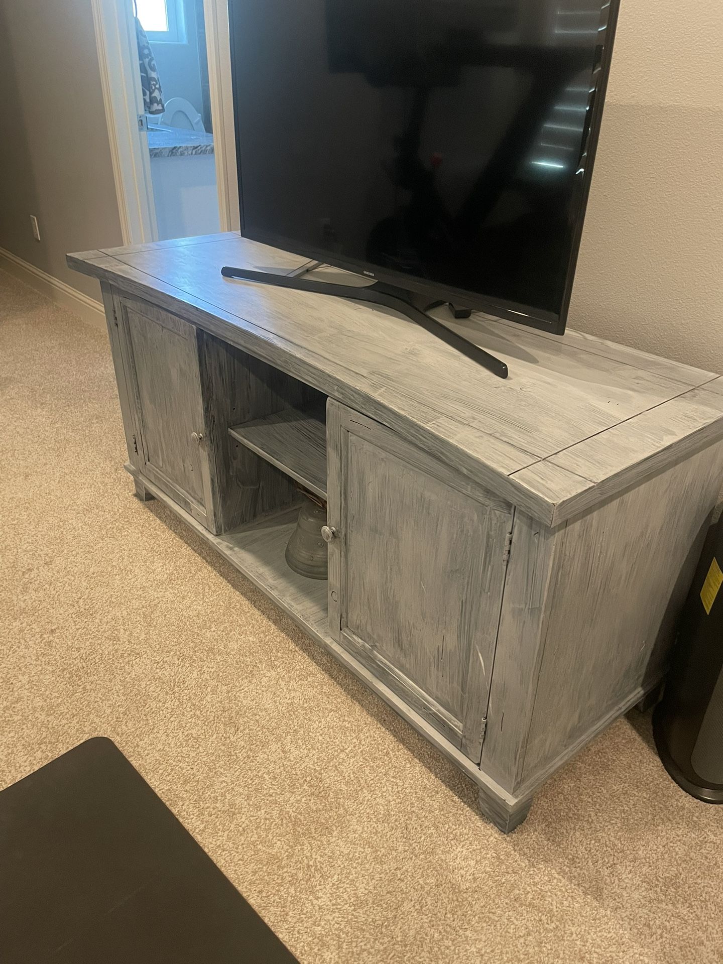 Large TV stand  - Distressed Light Gray, 5ft Wide