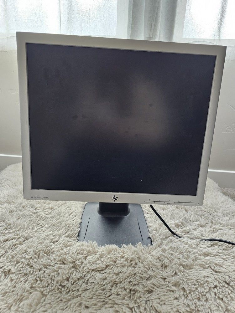 HP COMPAQ LA1956X 19" MONITOR