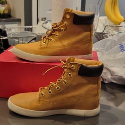 Women's Size 6.5 Timberland Boots Shoes Sneakers 