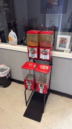 4-Unit Gumball Machine (Has Keys)