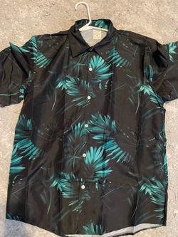 New men’s Hawaiian style shirt