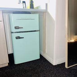Mini Fridge OBO