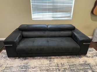 Zuri Sofa