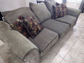 3 Piece sofa set from Rooms to Go.