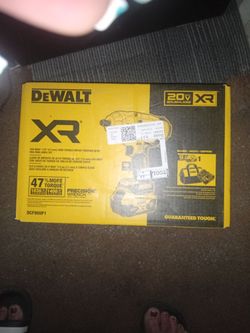 DeWalt DCF900P1 20V XR Impact Wrench Kit