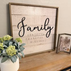 Wooden Family Wall Sign, Artificial Potted Plant, and Picture Frame bundle 