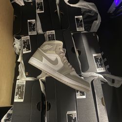 Jordan 1 Mid Linen 