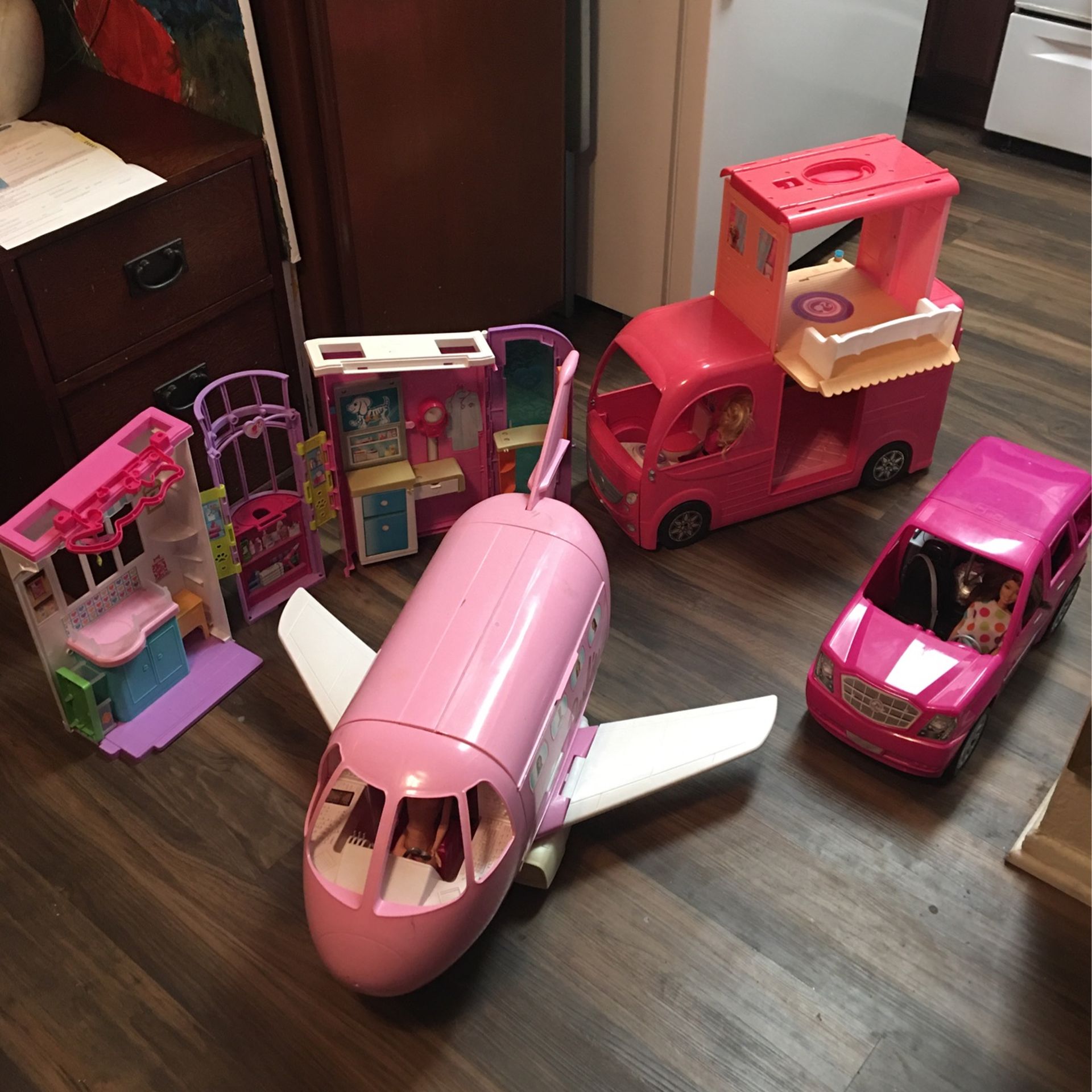 Barbie Plane, Bus, SUV Vehicle & Vet Clinic!