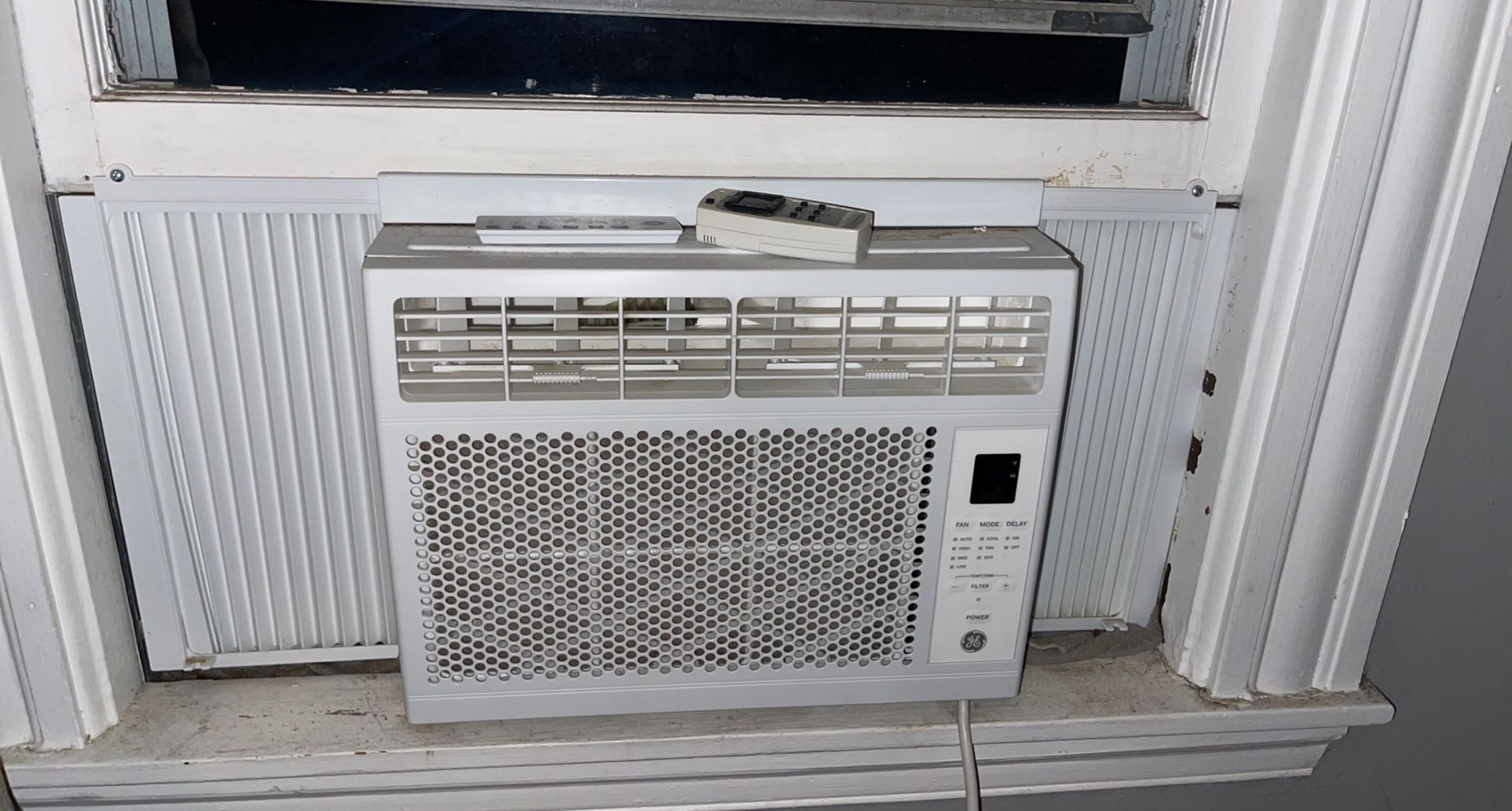 GE Air Conditioner With Remote 50.00