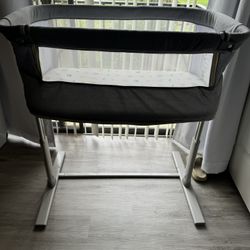 Adjustable Height Bassinet 