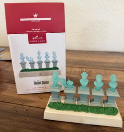 Hallmark Haunted Mansion "The Singing Busts" Ornament