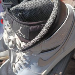 Jordan Retro 1 Mids Size 12