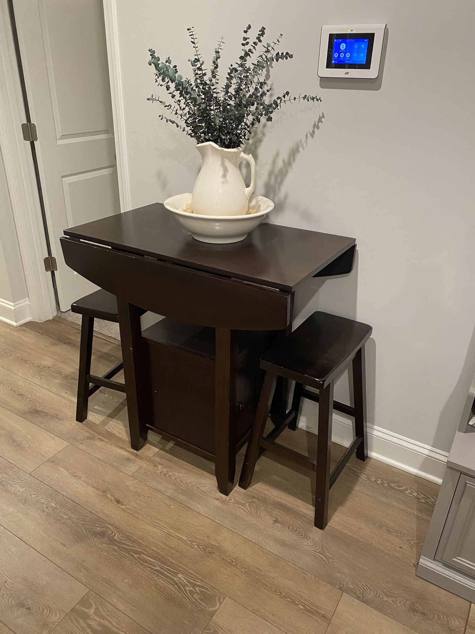 Drop leaf Breakfast Bar With Stools