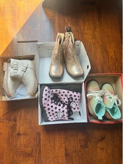 Girl size 10 boots