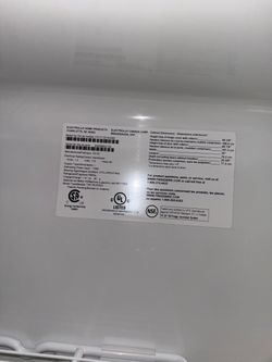 Frigidaire FFHT1814VW0 Top Freezer Refrigerator