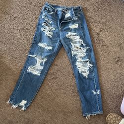 Woman’s Size 4 American Eagle Comfort Stretch Waistband Ripped Denim
