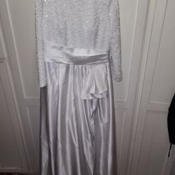 Beautiful never worn white dress