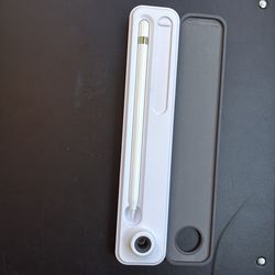 Lightly used white Apple Pencil and FREE tips in Belkin case