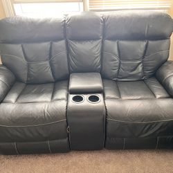 Recliner sofas