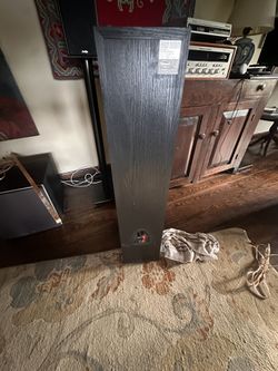 Pair Of Klipsch tower Synergy F1