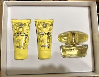 💛 Versace yellow Diamond woman’s perfume set 💛 Brand new and authentic 💛 Price is FIRM‼️NO TRADES 🚫 NO Returns
