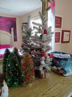 3 árbol de navidad $ 25