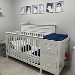Baby Crib - Brand new - No Scratches - No Dings 