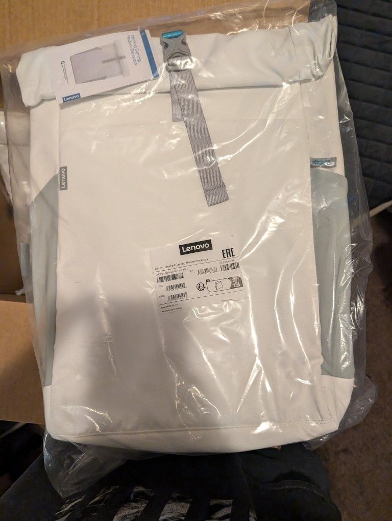Lenovo IdeaPad Gaming Modern Backpack (White)