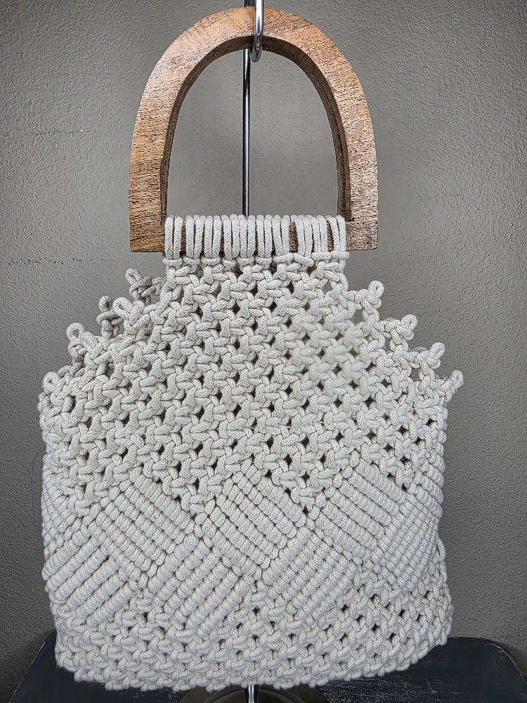 Tommy Bahama Macrame Ivory Boho Woven Bag Purse Crochet Weave & Wood Handles