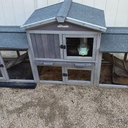 Rabbit Hutch (large) Aivituvin Rabbit Hutch In Good Condition.  