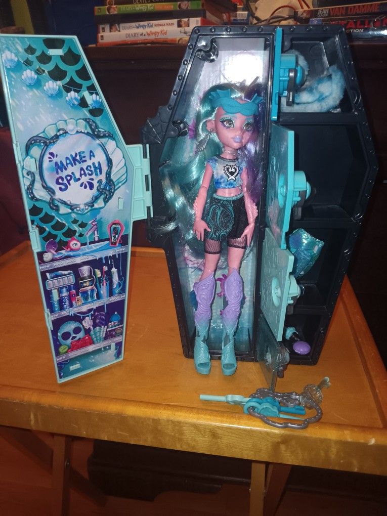 Monster High Doll for Sale in Los Angeles, CA OfferUp