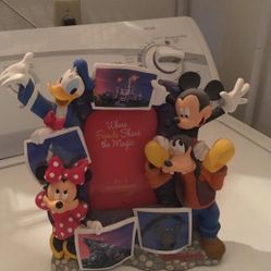 Disneyland frame