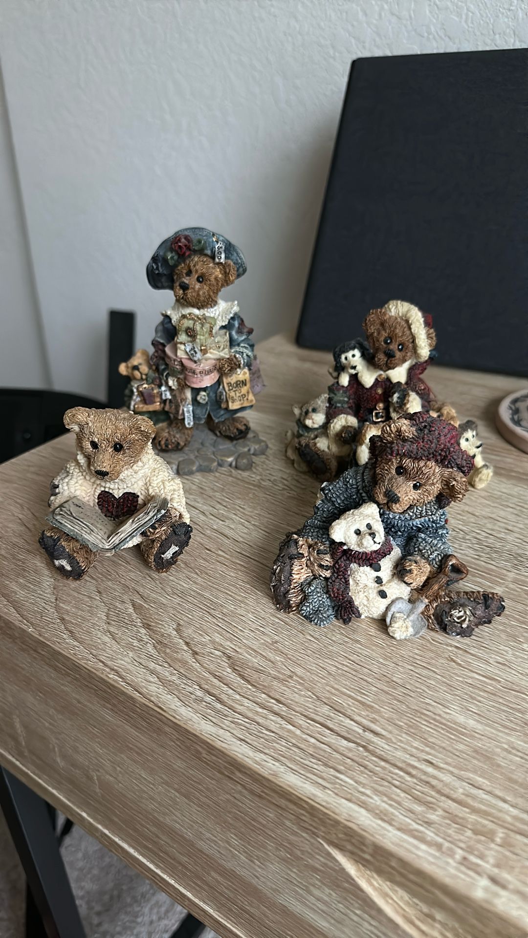 Boyd’s Bears And Friends Set Of 4