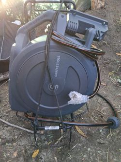 Giraffe Tools retractable garden hose reel