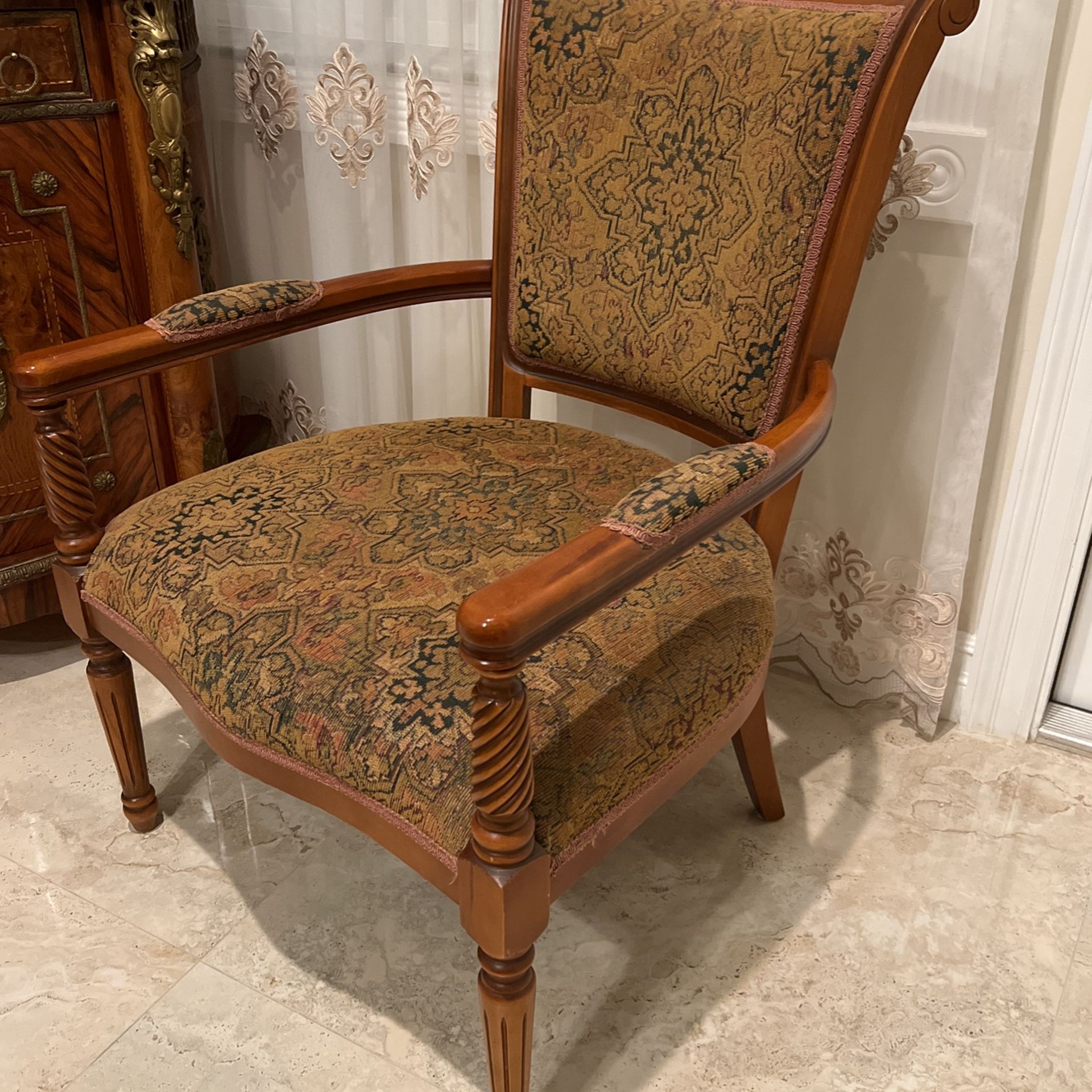 Accent Armchair, Solid Carved Wood & Velvet Fabric 26”/26”