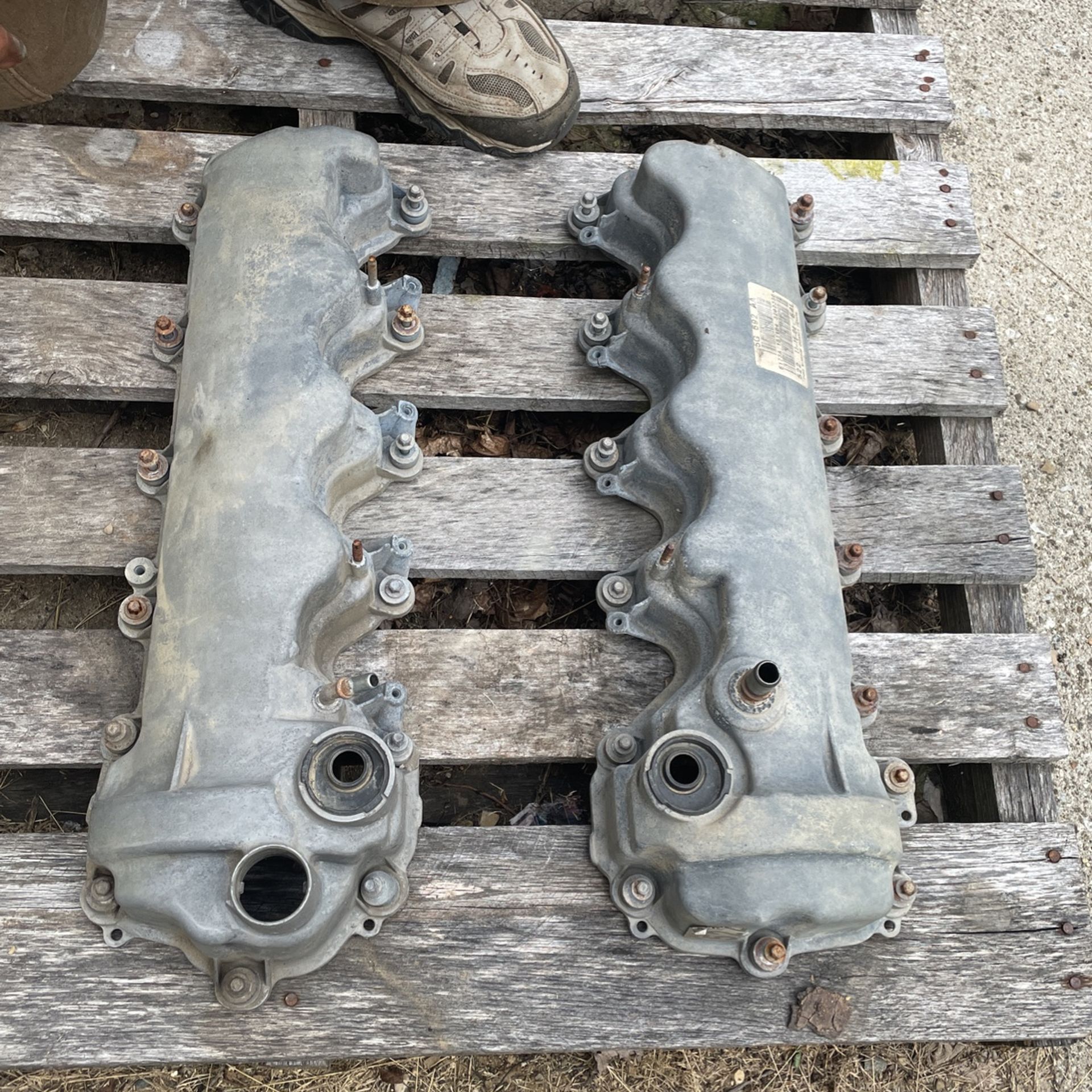 2005 5.4 Liter 3 V Ford F 150 Valve Cover