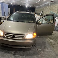 Toyota sienna xle 2002