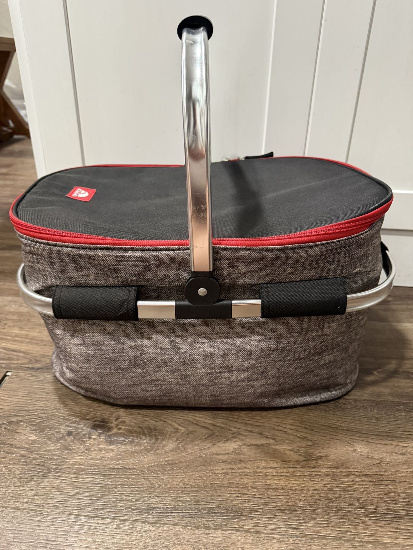 Igloo Insulated Picnic Basket Travel, LightWeight, Grey/ Red
