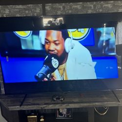 75” Hisense Smart Tv