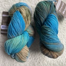 200g Araucania Huasco 100% xtra fine merino wool yarn