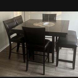 Table Must Go Asap $400 Good  Condition . Communication Through App Only 