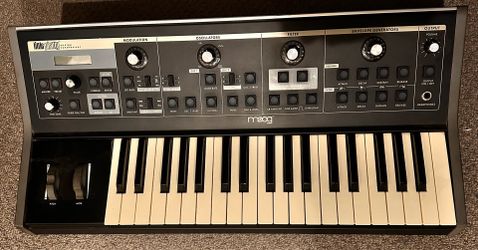 Moog little phatty synth