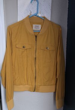 Regular yellow jacket