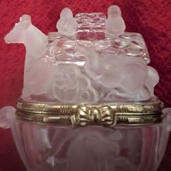 Vintage Noah’s Ark Lucite Trinket Box By Roman Inc China. Excellent Condition.