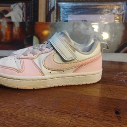 girls Nikes size 11c $10
